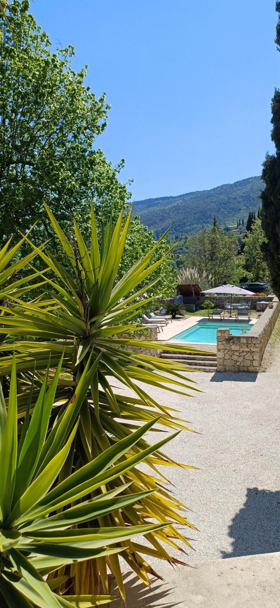 Bed and Breakfast Le Domaine De La Feuilleraie Coaraze Exterior foto